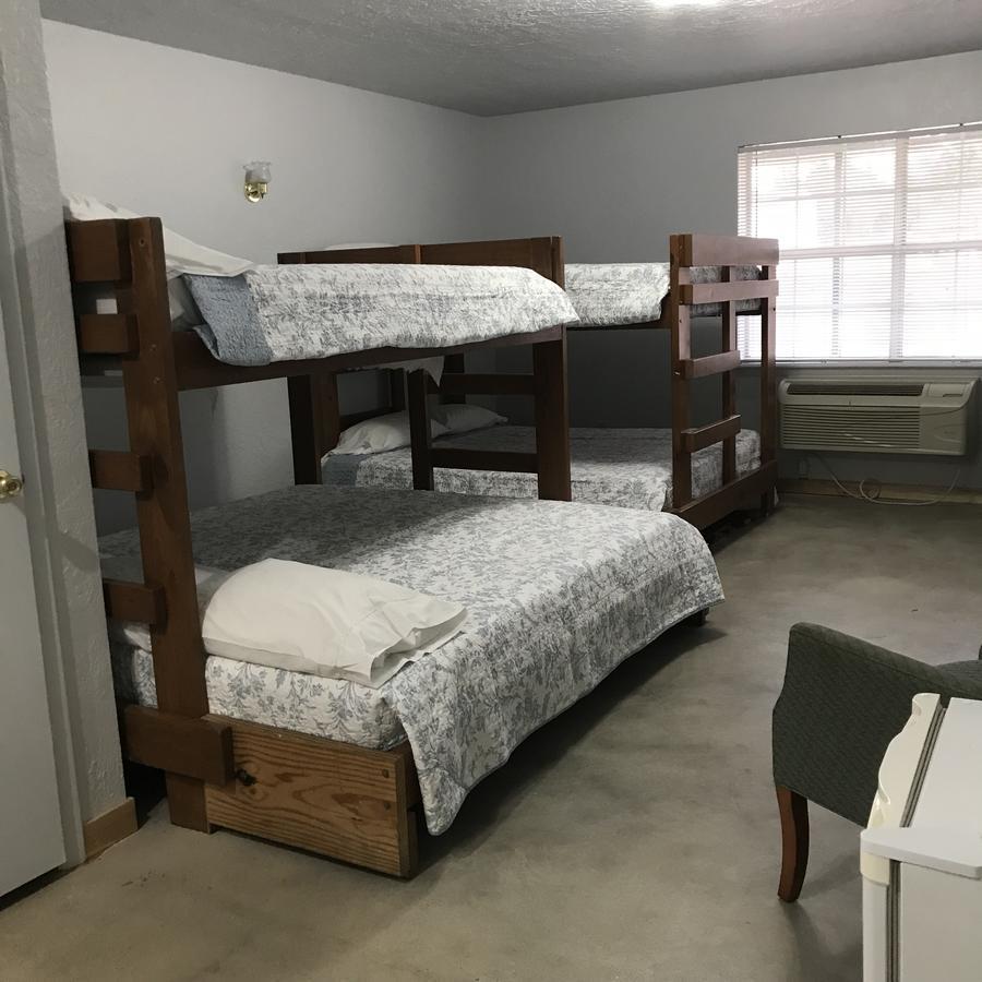 Arrowhead Point Lodge & Campground Kingston Экстерьер фото